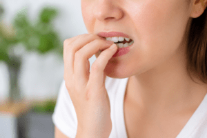 Cómo dejar de morderse las uñas: 12 métodos efectivos para eliminar este hábito