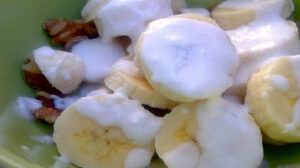 Postre de plátano y frutos secos: receta saludable para controlar el apetito y adelgazar