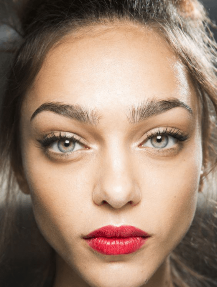 ojos ahumados claros tonos nude maquillaje natural